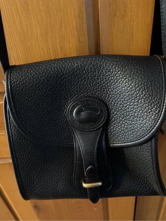 Dooney & Bourke Other - Dooney Bourke Vintage Essex All Weather Pebbled Leather Crossbody Bag Black  EUC